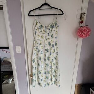 🌼 the prettiest floral midi dress from house of cb!!🌼